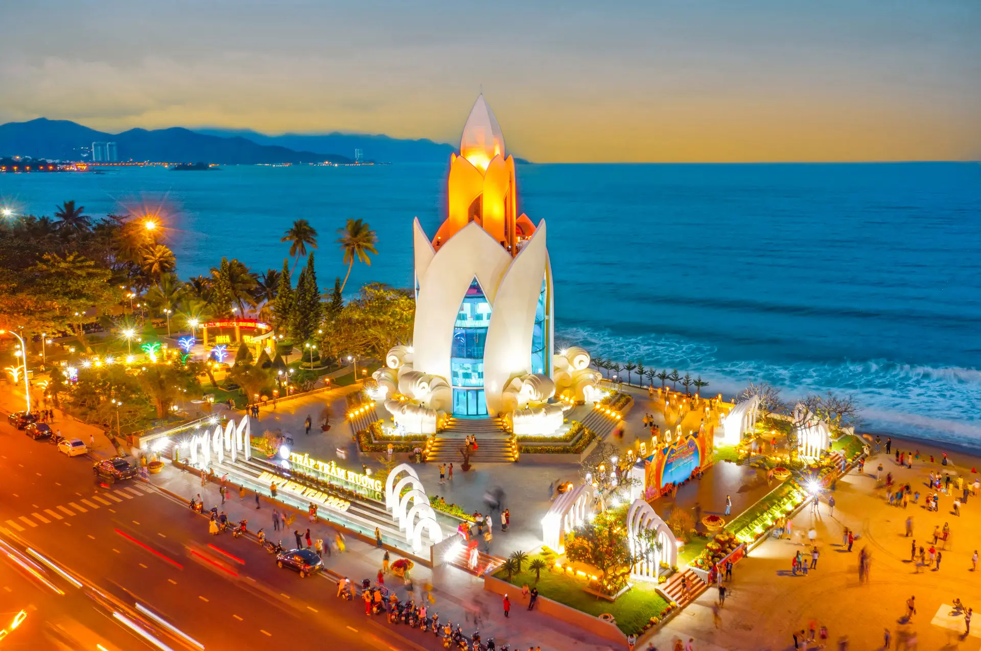 Tháp Trầm Hương Nha Trang - Chốn bình yên giữa lòng thành phố - Let's Fly Travel