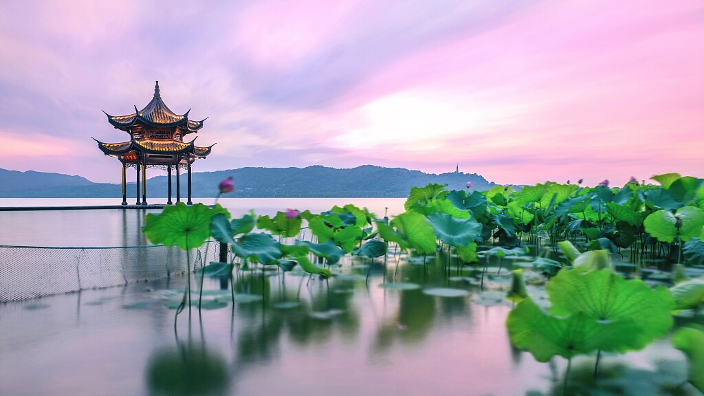 Thưởng ngoạn khung cảnh như mộng tại Tây Hồ Hàng Châu - Du Lịch Minh Anh
